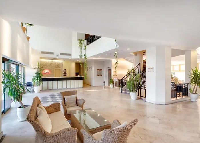 Golden Lotus Hotel 4*