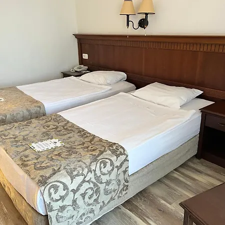 Golden Lotus Hotell 4*