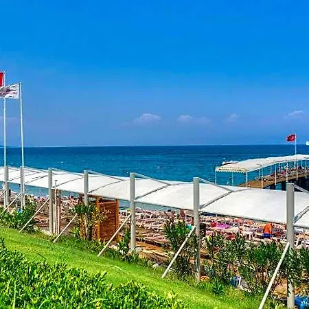Hotell Golden Lotus 4*
