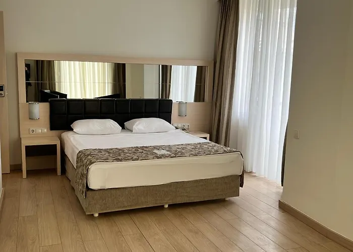 غولدين لوتوس 4* كمر