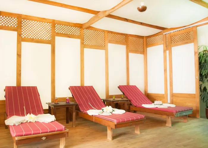Golden Lotus Hotell