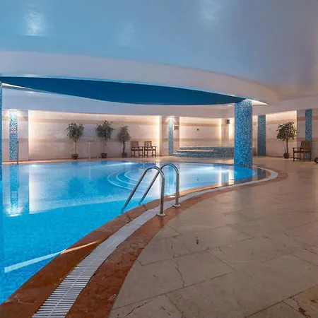 ホテル Golden Lotus ケメル