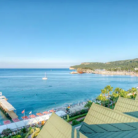 ホテル Golden Lotus ケメル