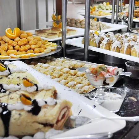 Golden Lotus ホテル